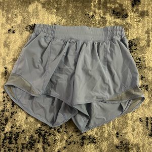 LAVENDER LULULEMON SIZE 6 HOTTY HOT SHORTS 4”